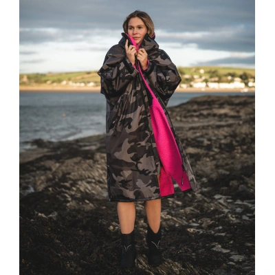 Dryrobe Advance Long Sleeve black camo/pink